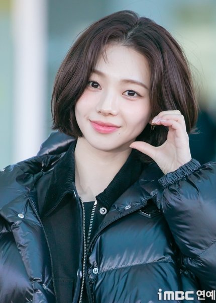 IMG_5512.jpeg 단발로 자르고 나타난 카리나