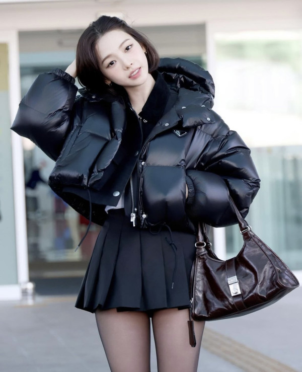 IMG_5519.jpeg 스타킹 올 나간 에스파 카리나
