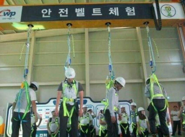 사장: 이들은 감히 회사 몰래 노조를 만들려한 죄인들이다_1.jpg