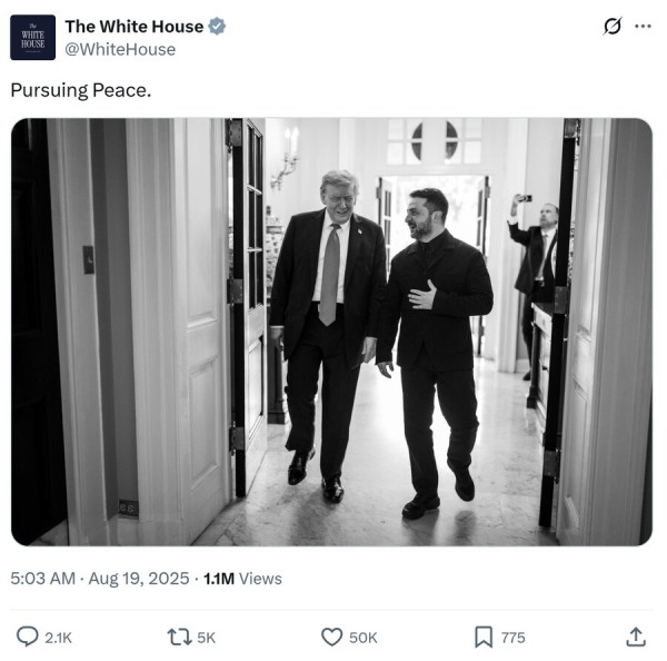 트럼프)얼굴에 다이아몬드 판떼기 깜_1.png