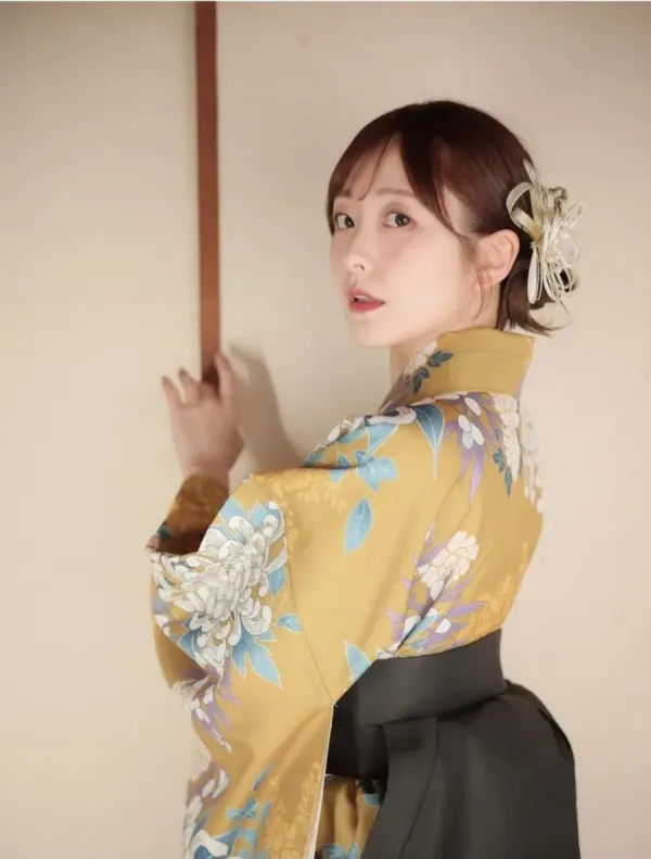 아오조라 히카리.webp 어느 일본녀의 새해맞이 화보